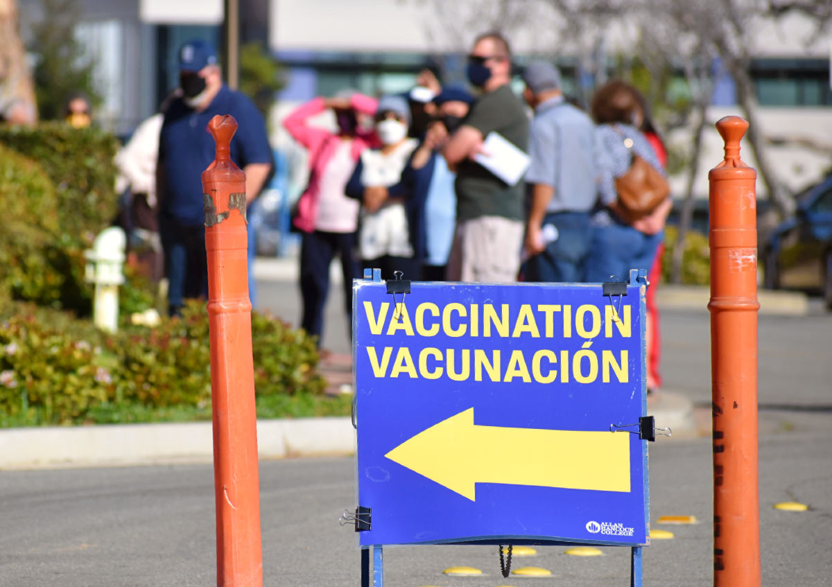 012021-smt-news-ahc-vaccine75-006